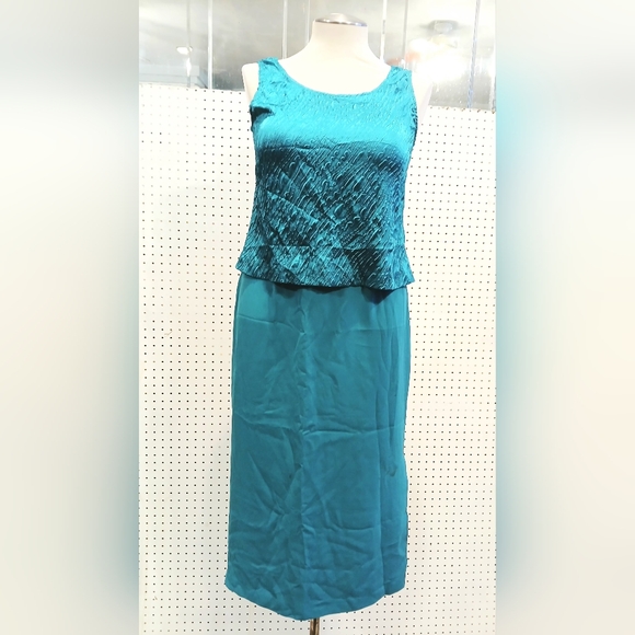 Chic Teal Skirt Set - Picture 10 of 16